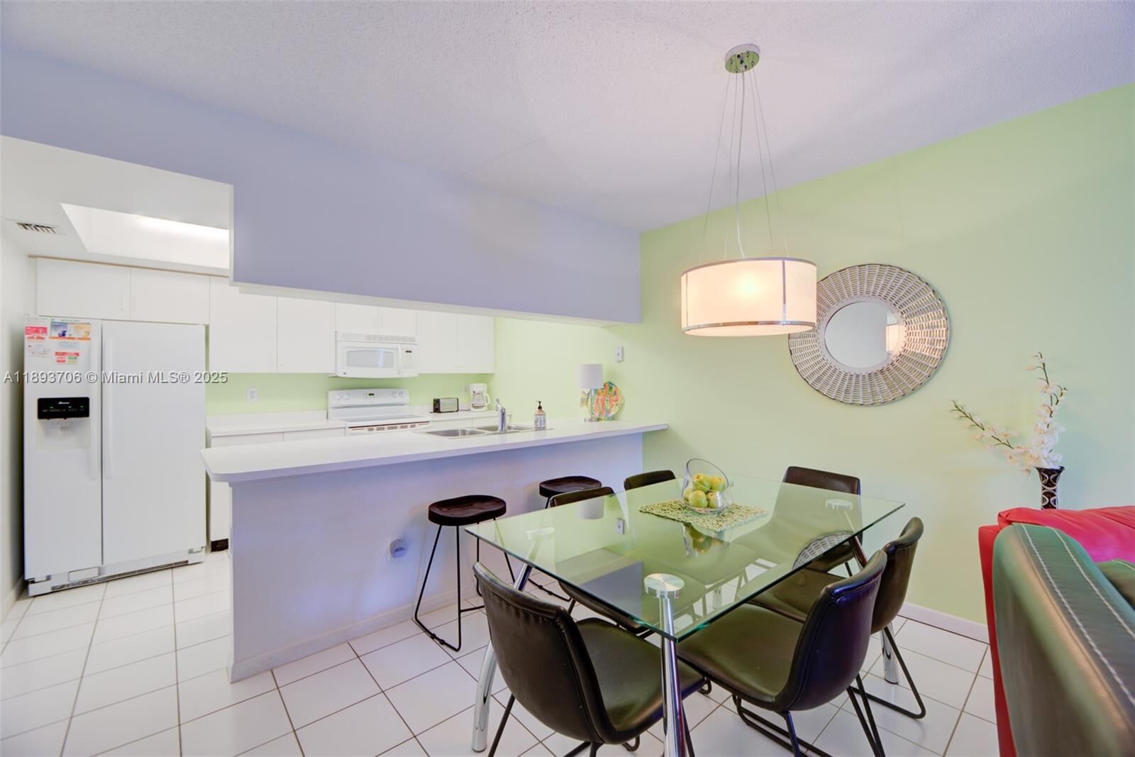 Property Photo: 174 Waterside Dr 174 FL 33462