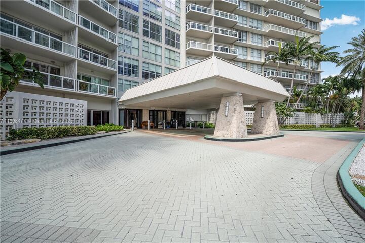 Property Photo: 2451 Brickell Ave 6N FL 33129