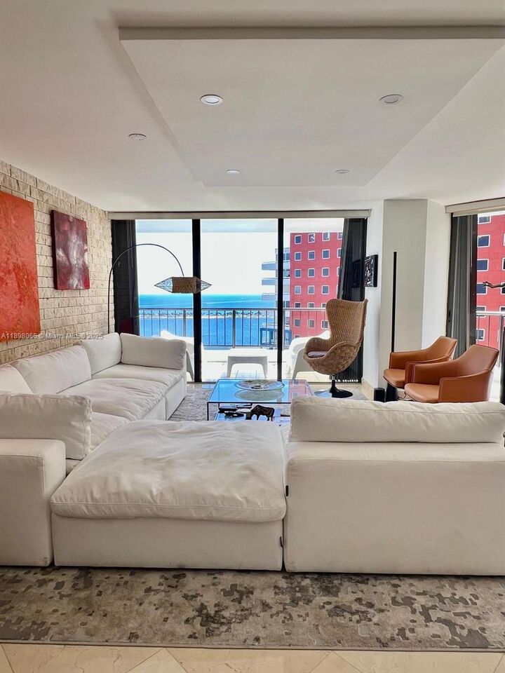 Property Photo: 1581 Brickell Ave 2005 FL 33129