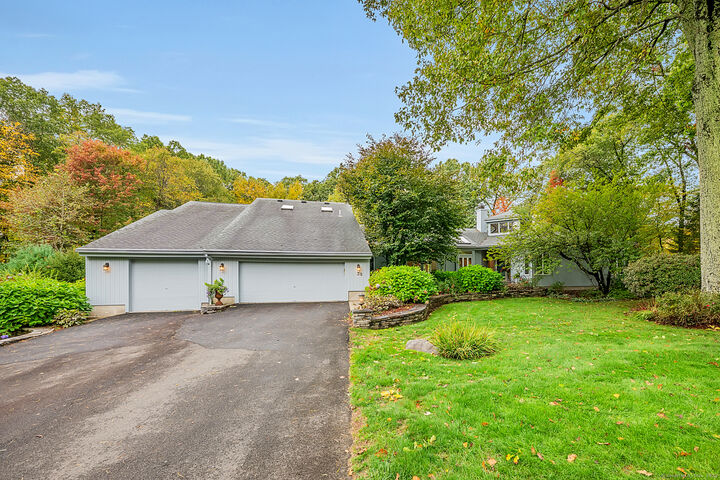 Property Photo: 39 High Ridge Hollow CT 06001
