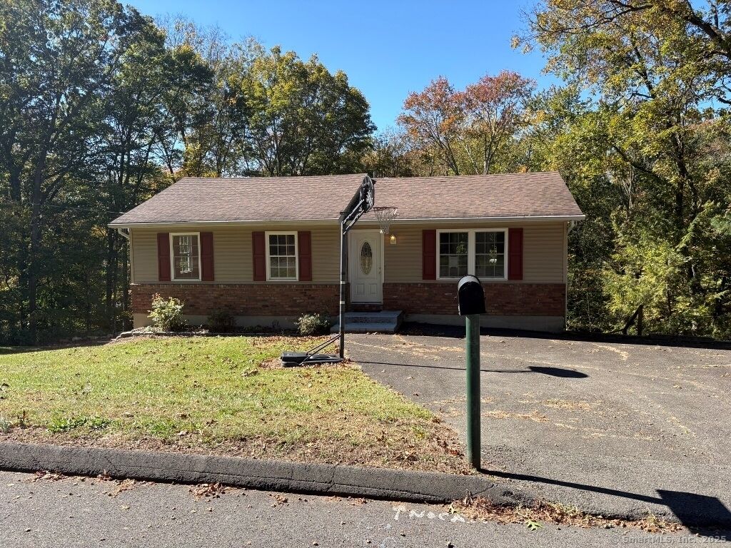 Property Photo: 14 Clayton Road CT 06811