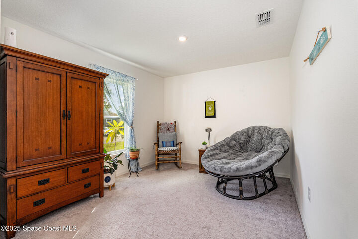 Property Photo: 141 Ensenada Street SE FL 32909