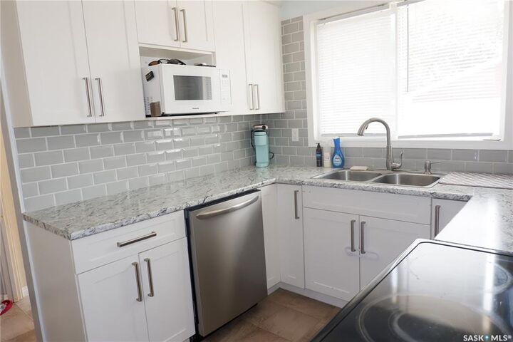 Property Photo: 107 Empire Place SK S0H 0B0