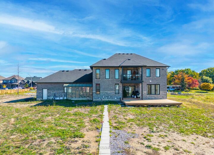 Photo de la propriété:  129 South Pelham Road  ON L3B 5N8 