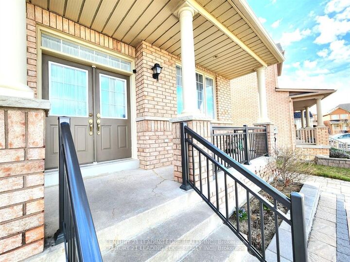 Photo de la propriété:  48 Starhill Crescent  ON L6C 2Z9