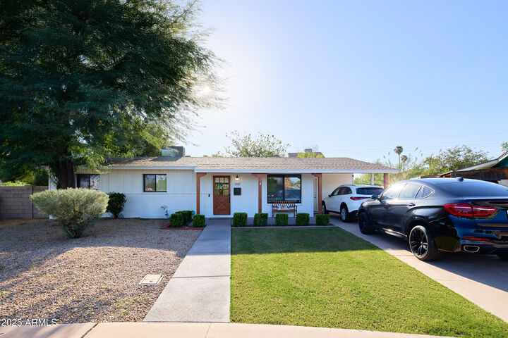 Property Photo:  4226 N 84th Place  AZ 85251
