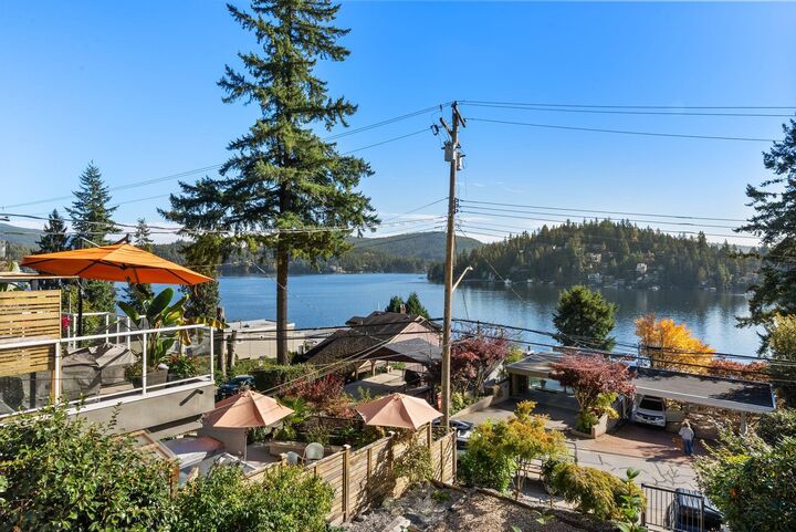 2717 Panorama Drive  North Vancouver BC V7G 1V7 photo