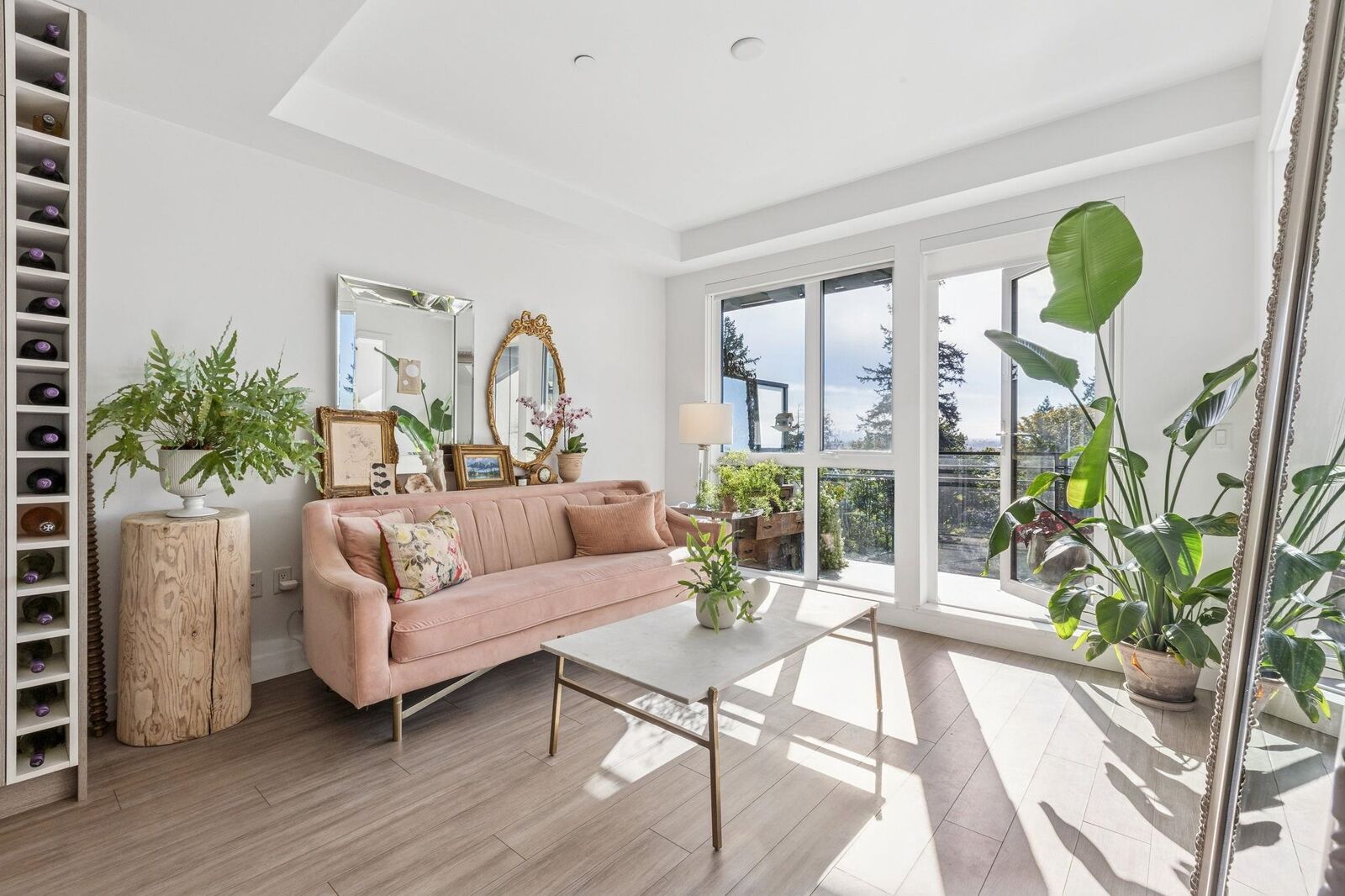 Property Photo: 707 E 3rd Street 307 BC V7L 1G8