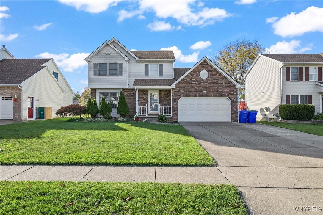 Property Photo:  4400 Manor Lane  NY 14075 