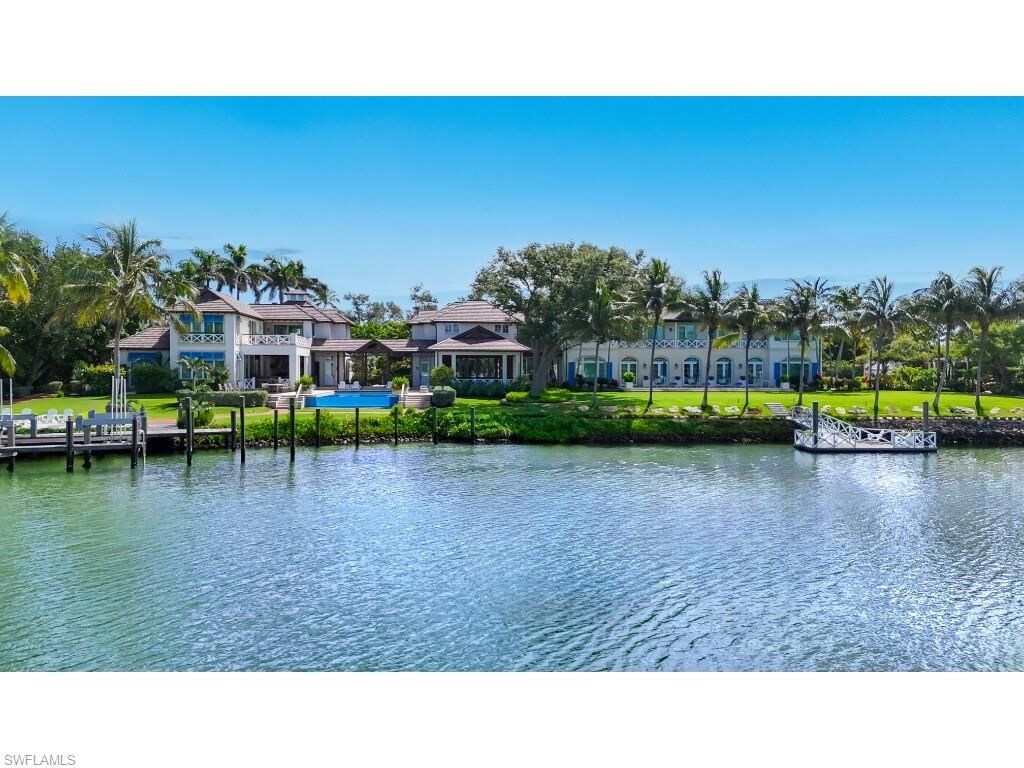 Property Photo: 4296 Cutlass Ln FL 34102