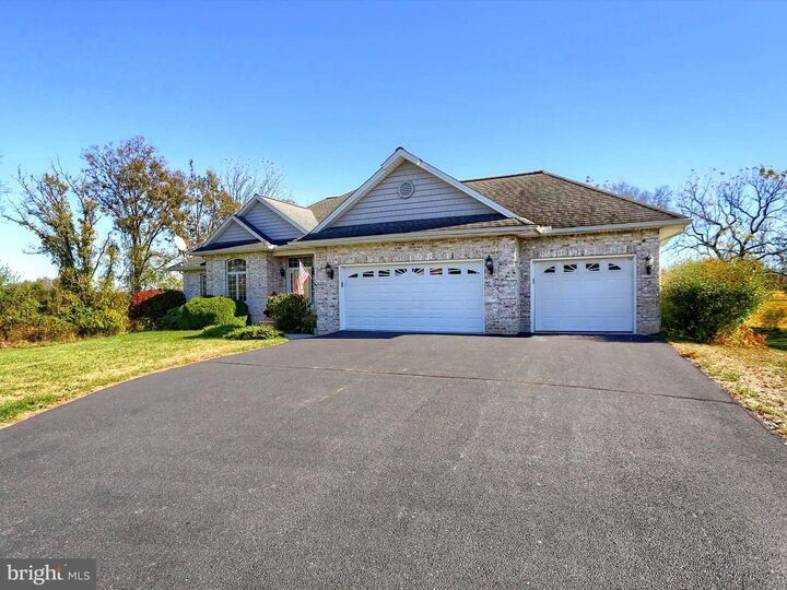 Property Photo: 9 E Linden Drive E PA 17015