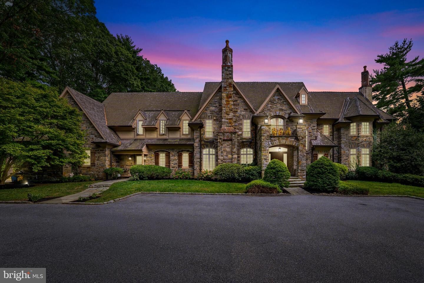 Property Photo: 909 Waverly Road PA 19010
