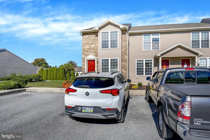 Property Photo:  33 Eastwick Lane  PA 17015 