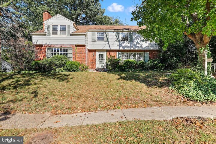 Property Photo:  1506 Hollinshed Avenue  NJ 08110
