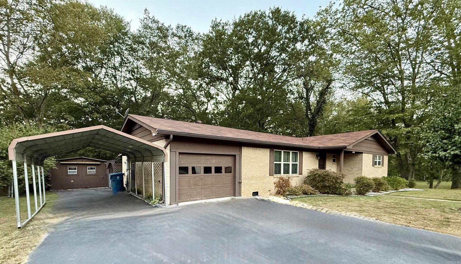 Property Photo:  1700 Texas Street  AR 72104 