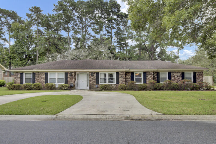 Property Photo: 13 Ashland Drive SC 29407