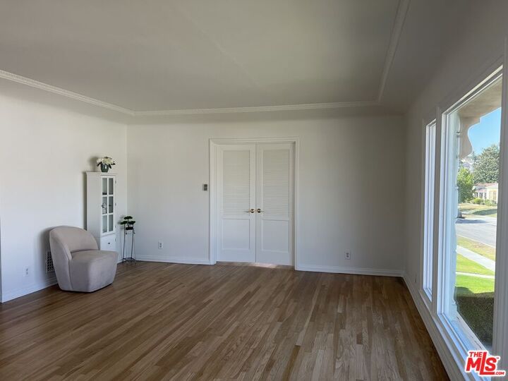 Property Photo:  4120 S Victoria Ave  CA 90008