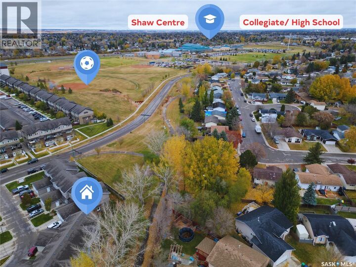 Property Photo:  201 715 Hart Road  SK S7M 3Y7 