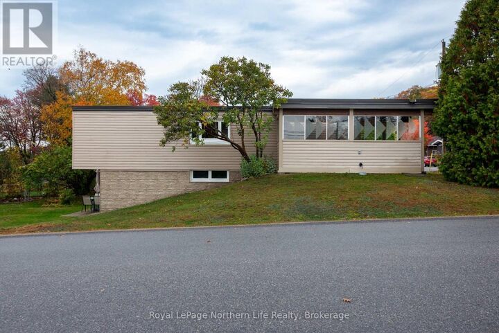 Property Photo:  300 Leonard Street  ON P1B 5K4