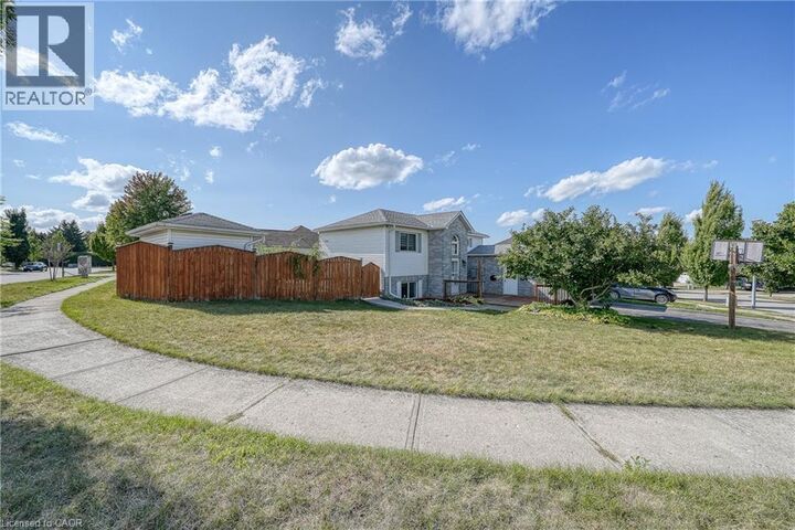 Property Photo:  50 Pebble Beach Court  ON N4S 8X2 