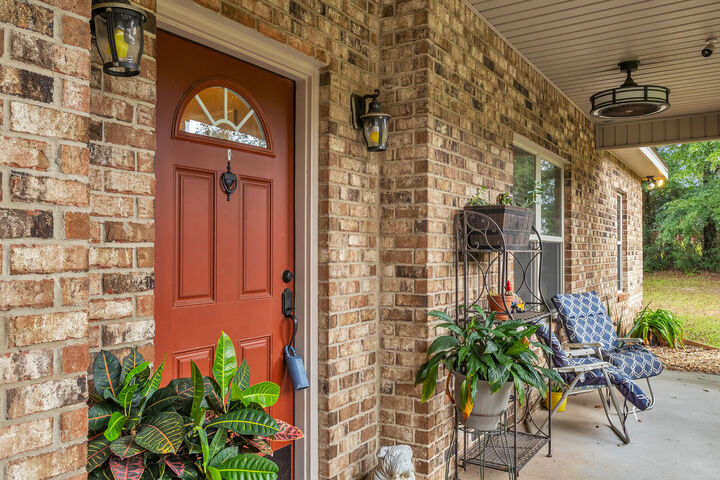 Property Photo: 5406 Steele Road FL 32531