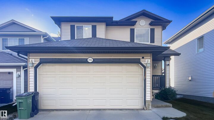Property Photo:  1912 Hammond Place NW  AB T6M 0K3 