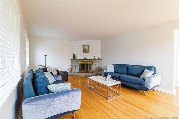 Photo de la propriété: 887 York Street NB E3B 3R9