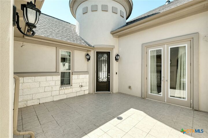 Property Photo: 5000 Savio Drive TX 78665
