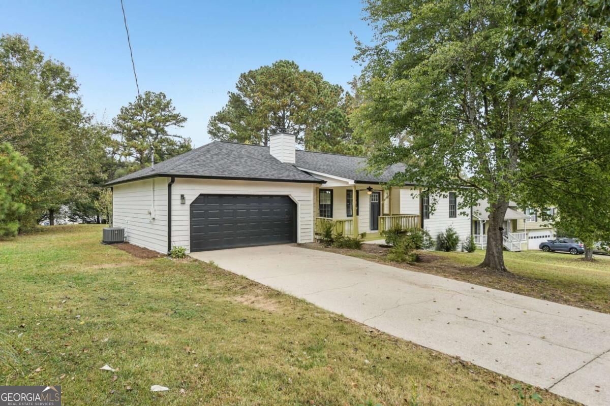 Property Photo:  1506 Jamestown Drive  GA 30011
