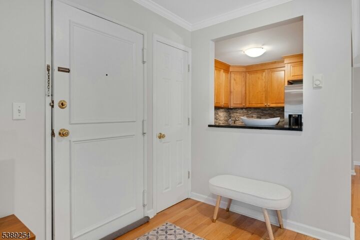 Property Photo:  301 Claremont Ave 1  NJ 07042 