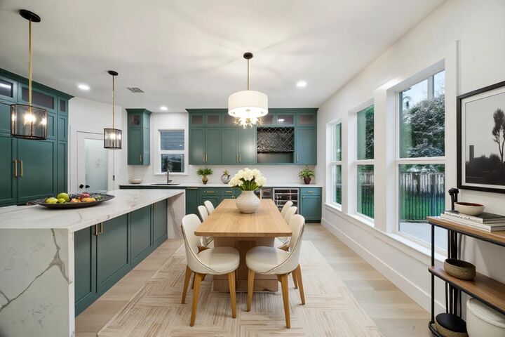 Property Photo: 318 W 24th Street TX 77008