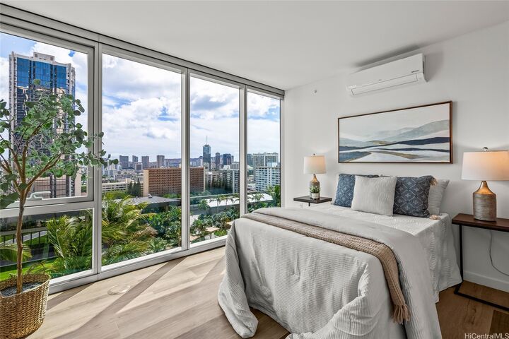 1515 Liona Street 1801  Honolulu HI 96814 photo