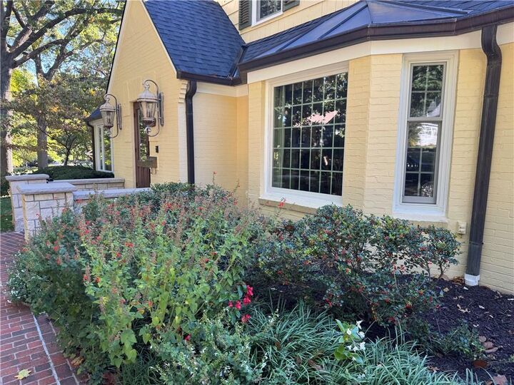 Property Photo:  2501 W 64th Street  KS 66208