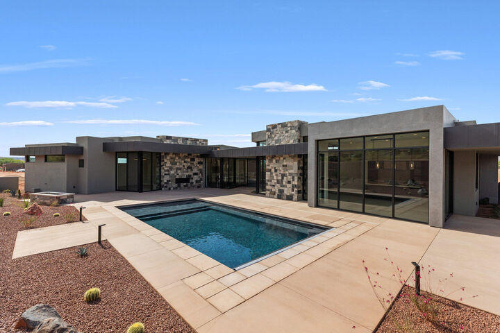 Property Photo:  2498 N La Casa Dr  UT 84770