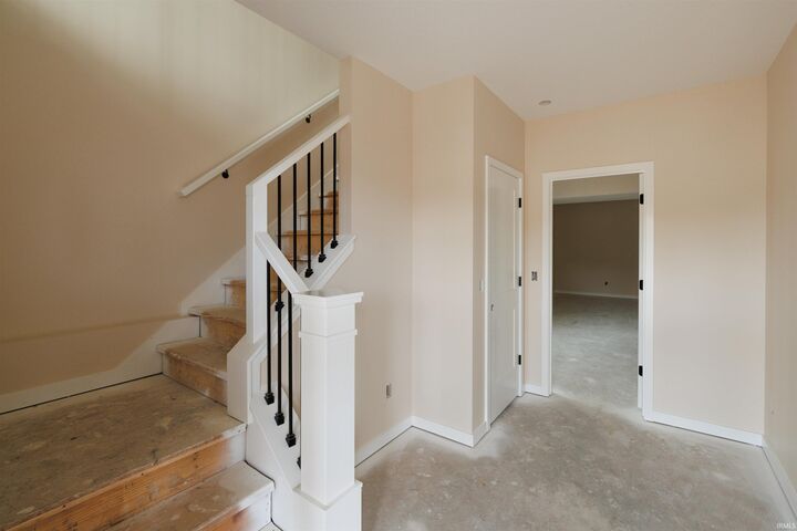 Property Photo: 1004 E Hawthorn Lane IN 46725