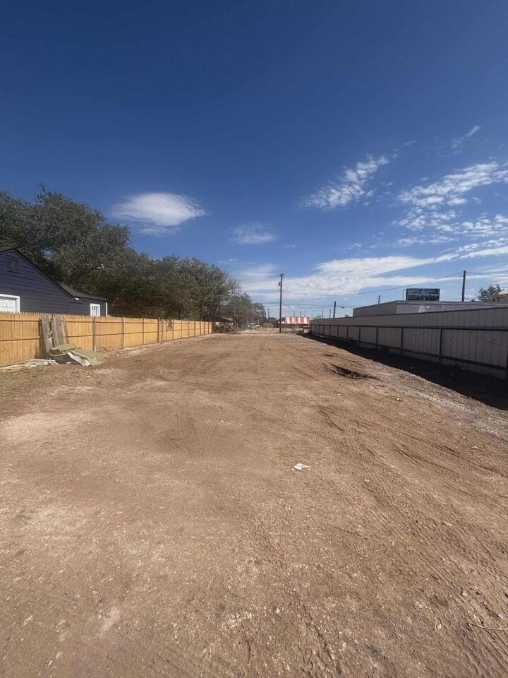 Property Photo: 1809 Avenue S TX 79401