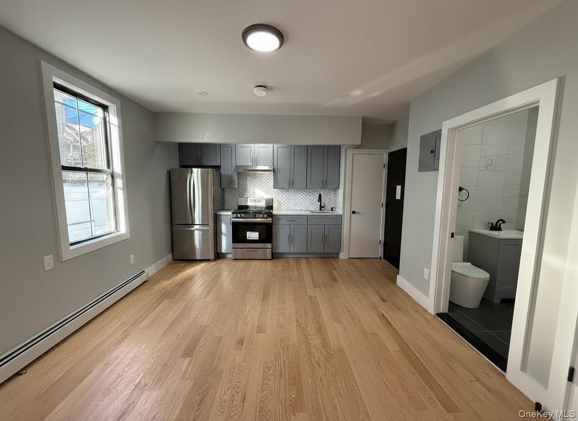Property Photo: 860 E 232nd Street 1R NY 10466
