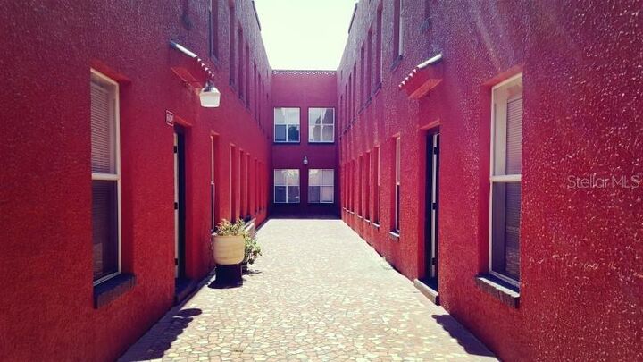 Property Photo: 111 S Newport Avenue 15 FL 33606