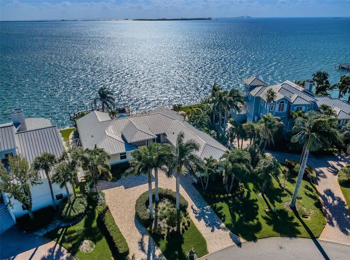 Property Photo: 713 1st Avenue S FL 33715