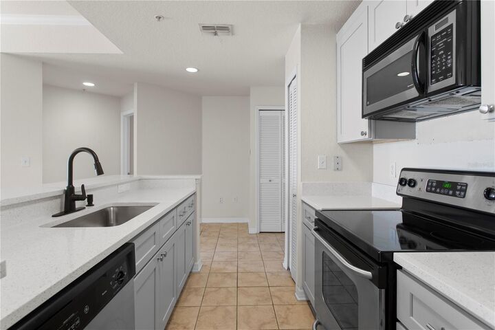 Property Photo: 700 S Harbour Island Boulevard 704 FL 33602