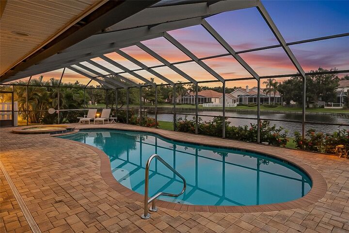 Property Photo: 1080 Water Oak Court NE FL 33703