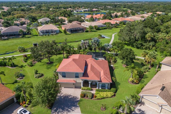 Property Photo: 12838 Daisy Place FL 34212