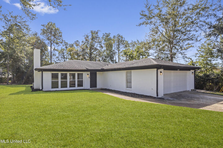 Property Photo: 682 Auahi Place MS 39525