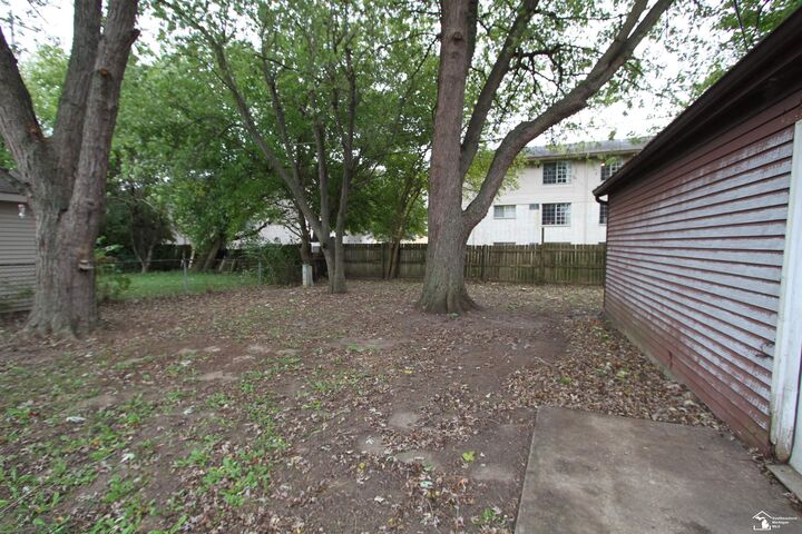 Property Photo:  626 John Rolfe Road  MI 48162 