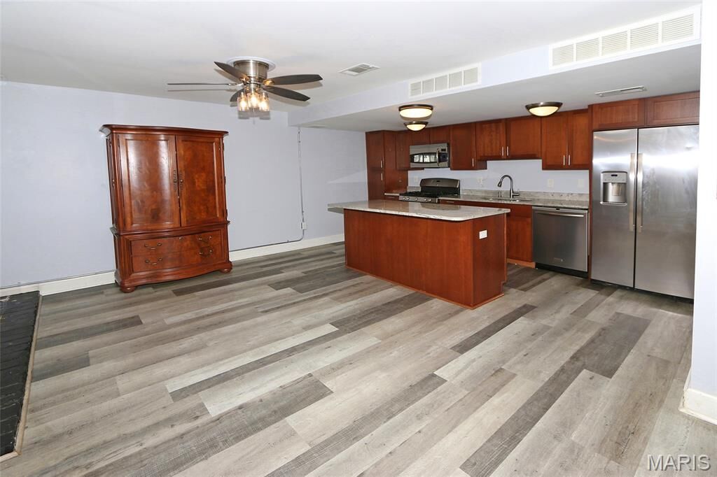 Property Photo: 1150 Rue La Chelle Walk 1150 MO 63141