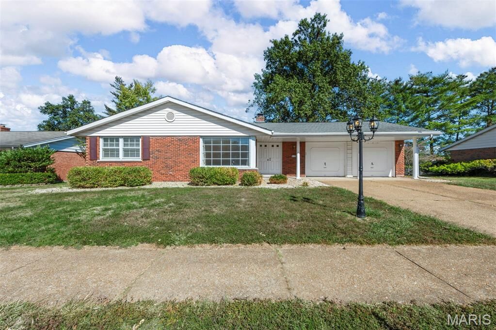 Property Photo: 5135 Towne Centre Drive MO 63128