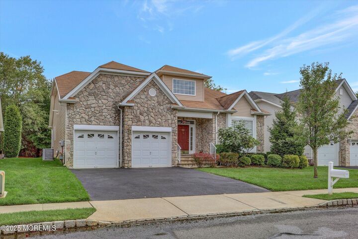 222 Everton Boulevard  Marlboro NJ 07746 photo