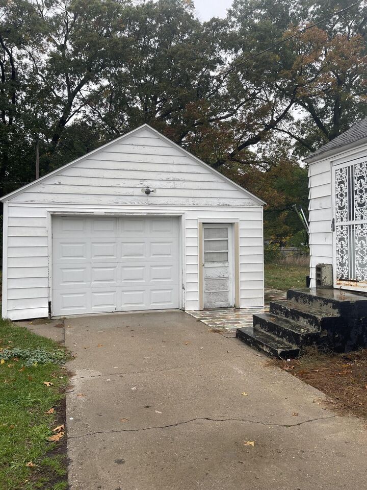 Property Photo: 2237 Wood Street MI 49444