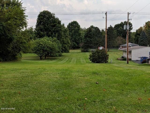 Property Photo:  1025 E Front Street  MI 49107
