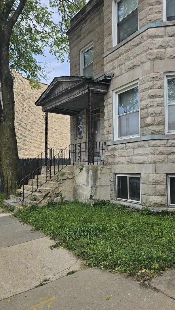 Property Photo: 1421 S Central Park Avenue IL 60623